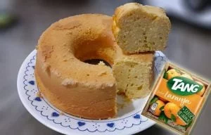 bolo com suco Tang