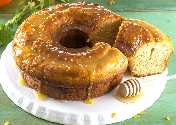 bolo de mel com cobertura de laranja