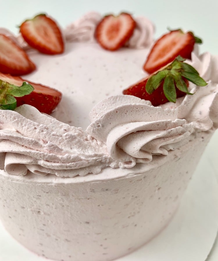 bolo de chantilly de morango