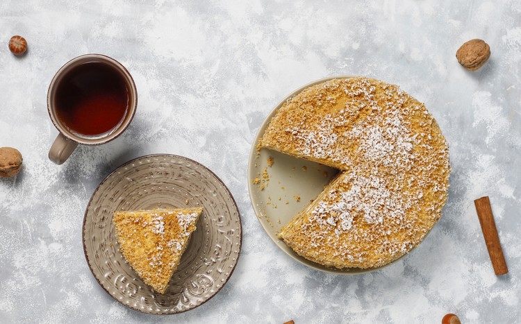 para fazer bolo de cenoura precisa cozinhar a cenoura