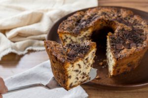 quanto tempo um bolo pode ficar fora da geladeira