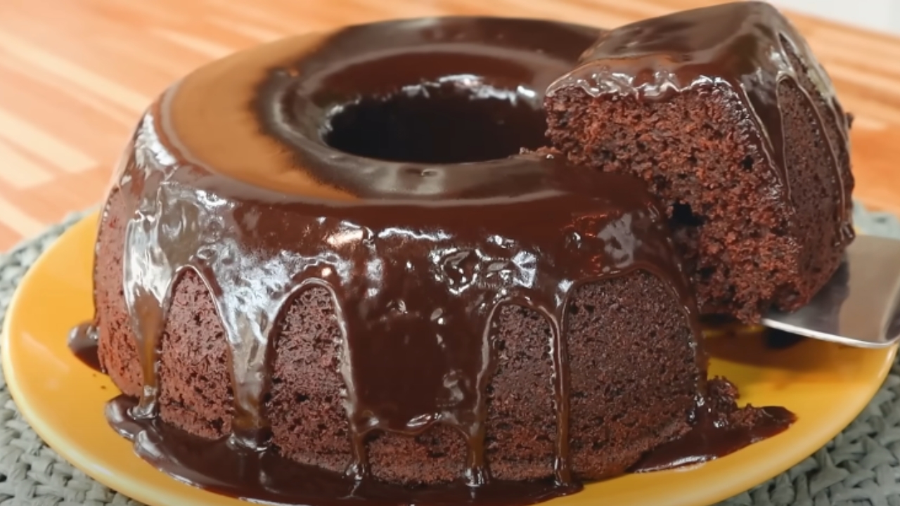 Bolo de café com chocolate