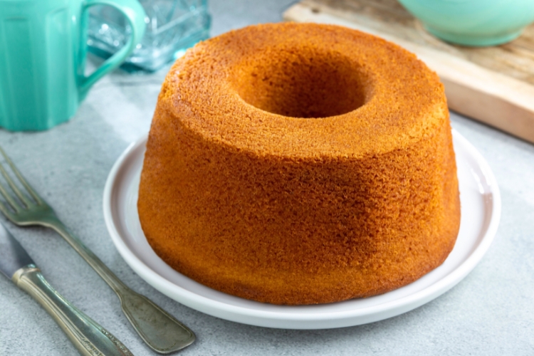 bolo de fubá com creme de leite