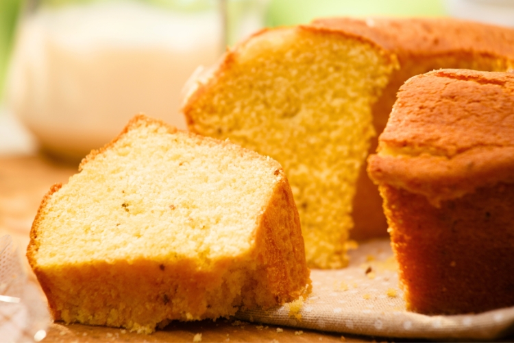 bolo de fubá com erva-doce