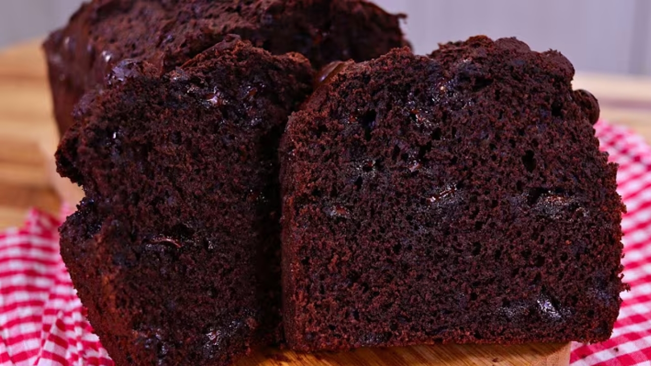 Bolo de banana com chocolate 