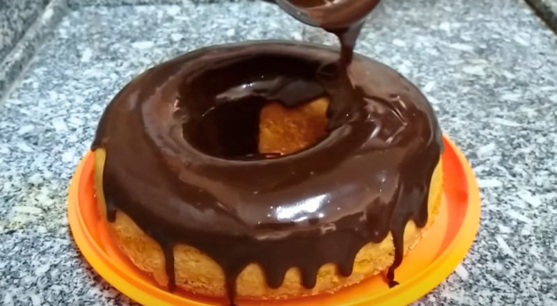 Bolo de cenoura sem liquidificador