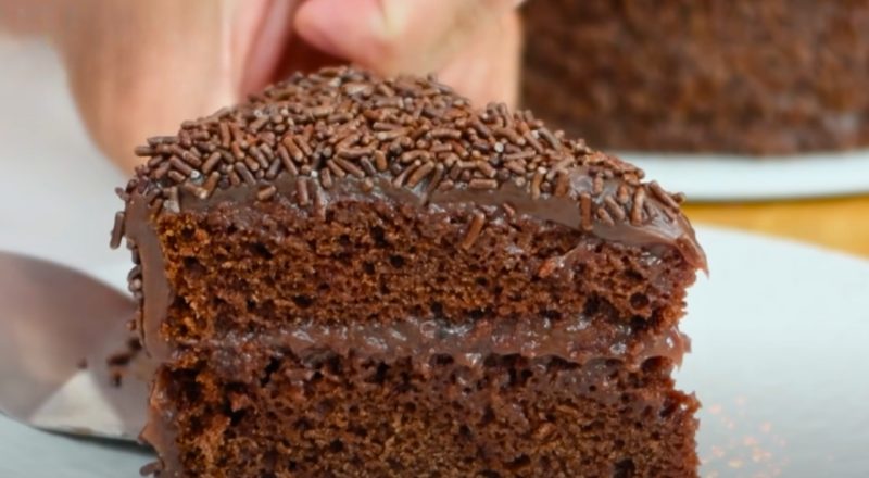 Bolo de chocolate sem liquidificador
