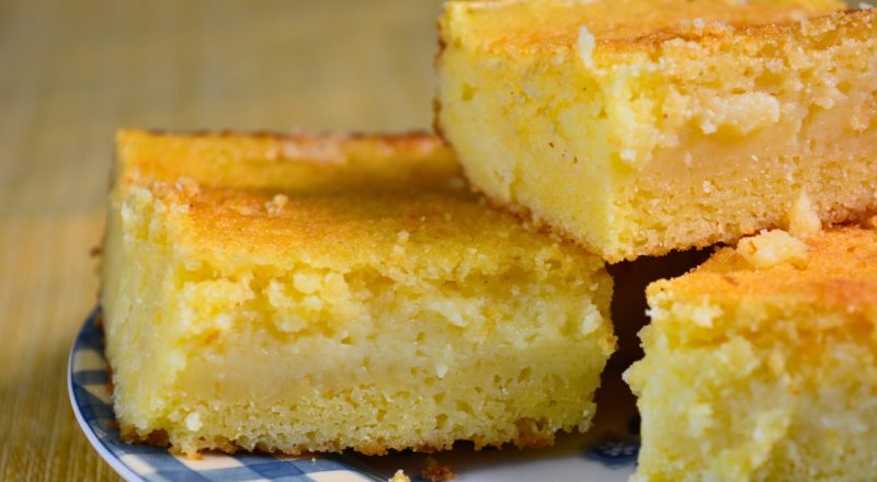 Bolo de milho que parece pudim