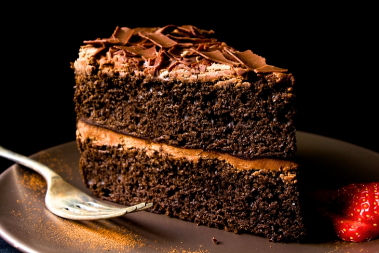 Como deixar o bolo de chocolate fofinho e úmido