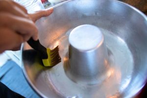 Como untar forma com óleo? Como untar forma com óleo