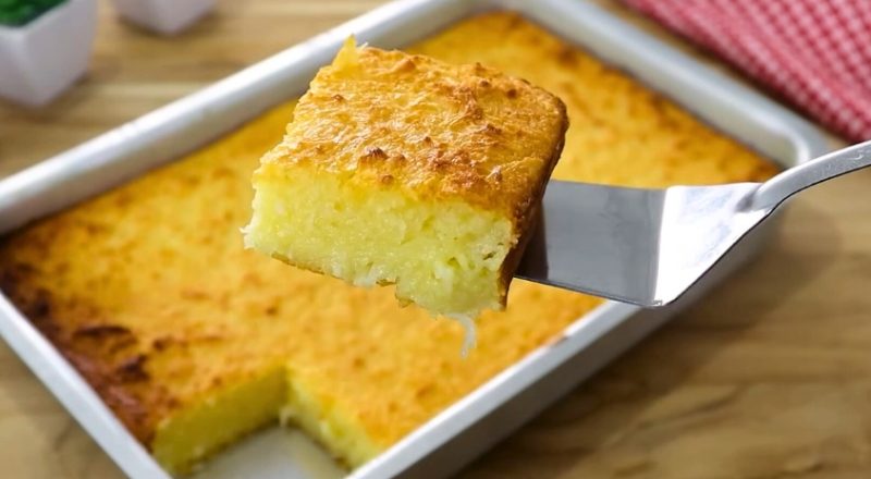 Bolo cremoso de mandioca com leite condensado