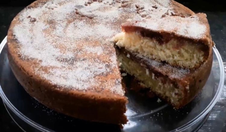 Bolo de banana com goiabada