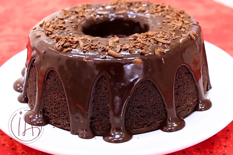 Bolo de chocolate com goiabada