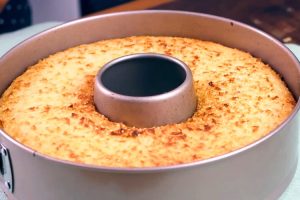 Bolo de tapioca granulada