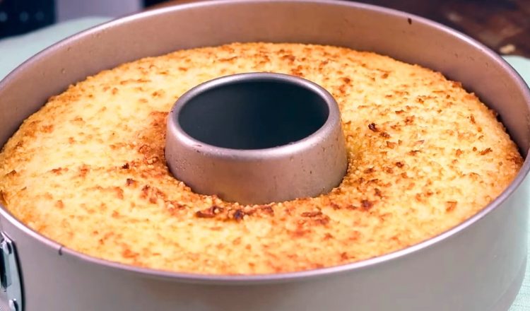 Bolo de tapioca granulada