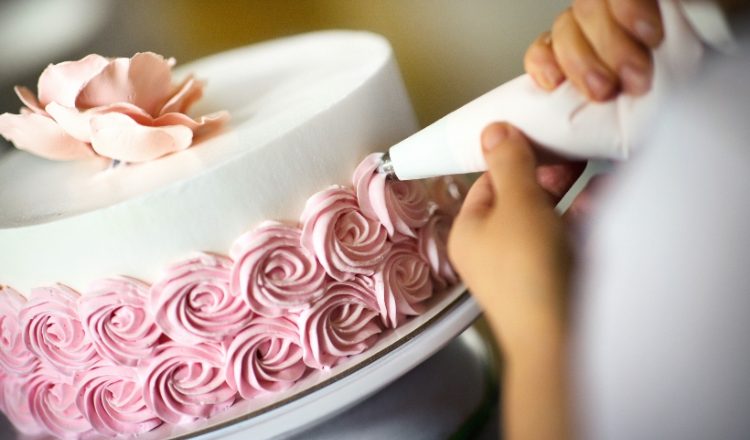Como decorar bolo com buttercream