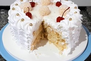 Bolo abacaxi com cocada