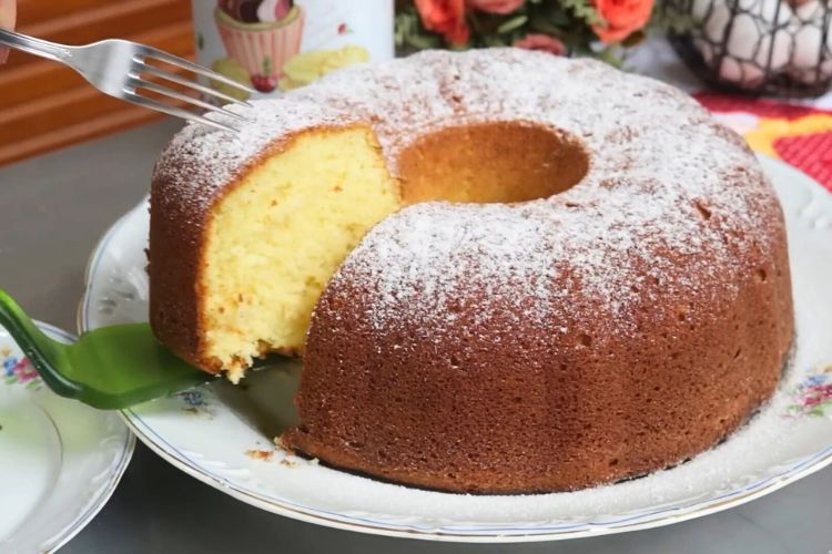 Bolo amanteigado de laranja