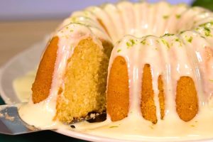 Bolo amanteigado de limão