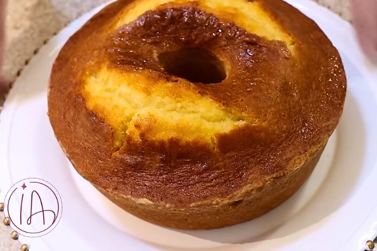 Bolo com suco de laranja