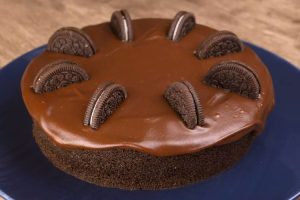 Bolo de Oreo com 3 ingredientes