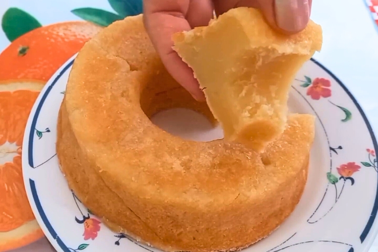 Bolo de batata doce com 3 ingredientes