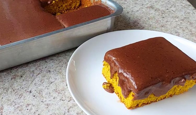 Bolo de cenoura com aveia e maizena