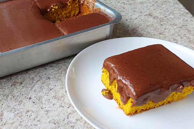 Bolo de cenoura com aveia e maizena