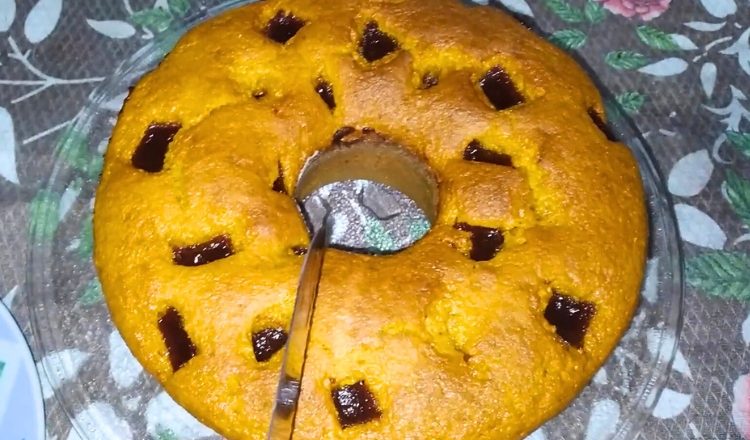 Bolo de cenoura com goiabada