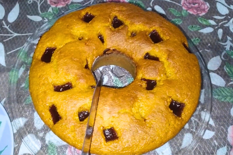 Bolo de cenoura com goiabada