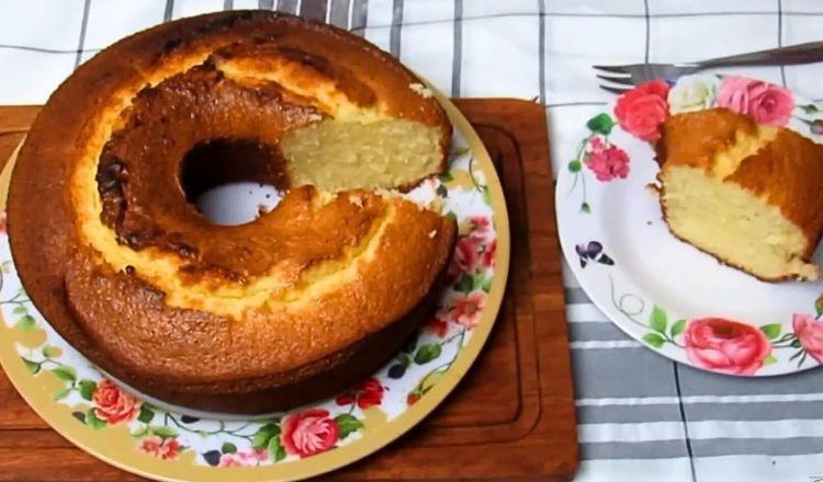 Bolo de farinha de arroz com iogurte