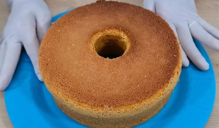 Bolo de fubá com 3 ingredientes