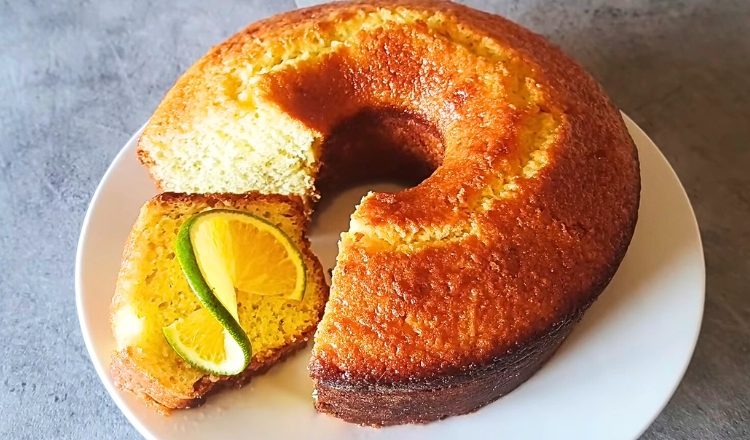 Bolo de laranja com casca de liquidificador