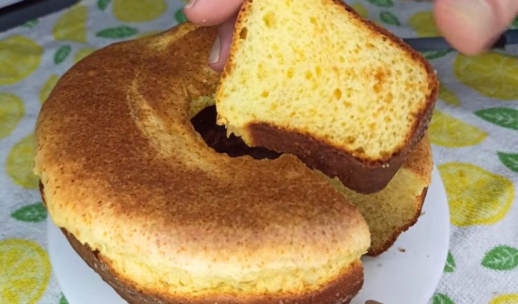 Bolo de leite com 3 ingredientes