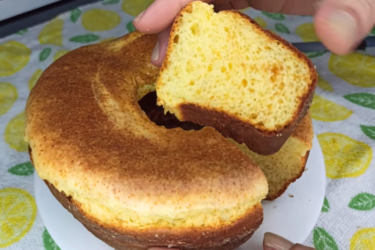 Bolo de leite com 3 ingredientes