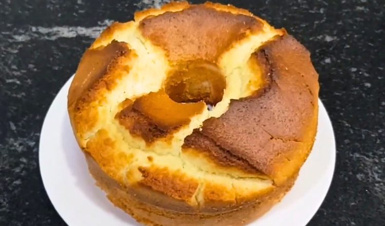 Bolo de limão com farinha de arroz