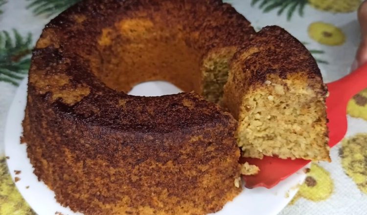 Bolo de maçã com 3 ingredientes