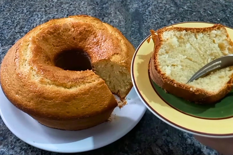 Bolo de maizena fofinho de liquidificador