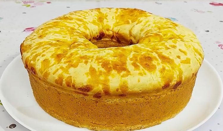 Bolo de polvilho doce com queijo