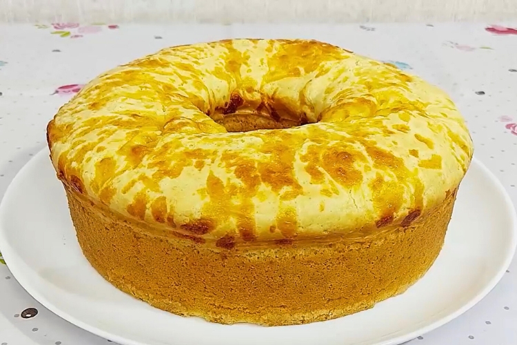 Bolo de polvilho doce com queijo