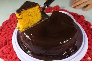 Bolo na panela de pressão elétrica