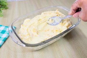 Creme belga com abacaxi para rechear bolo