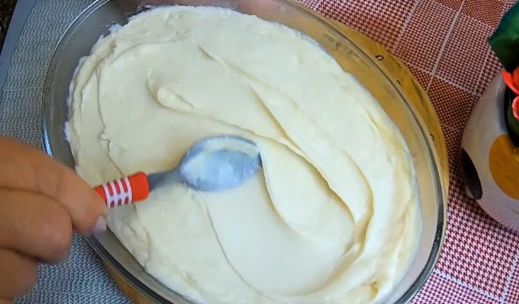 Creme branco para recheio de bolo