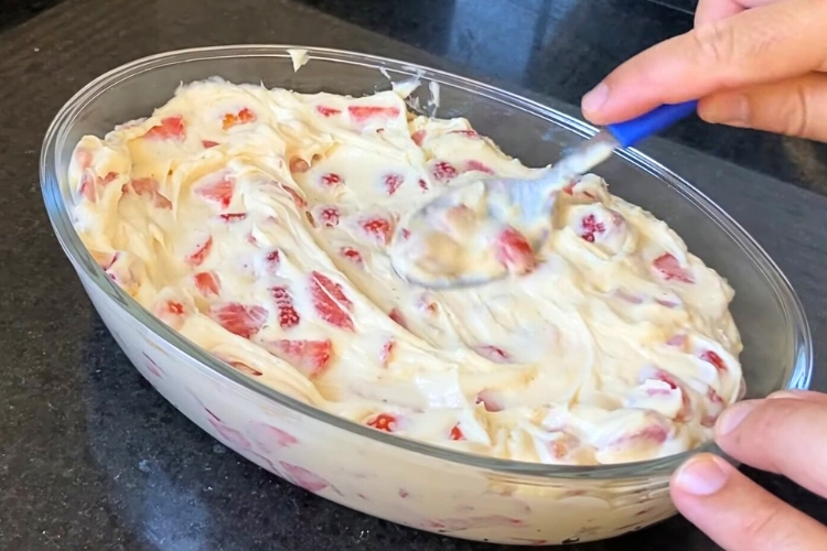 Creme de ninho com morango