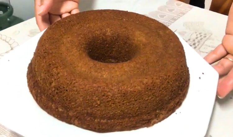 Bolo de aveia com açúcar mascavo