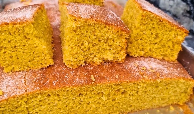 Bolo de banana com cenoura