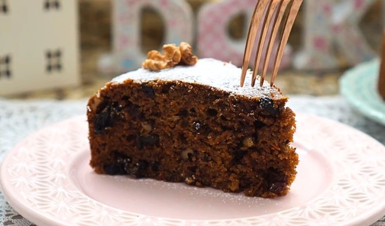 Bolo de cenoura com açúcar mascavo
