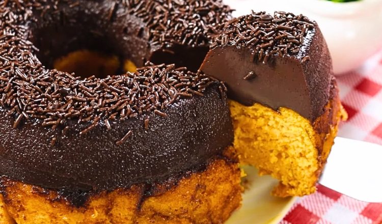Bolo de cenoura com brigadeirão