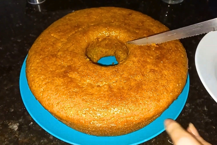 Bolo de cenoura com canela