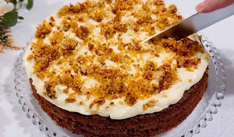 Bolo de cenoura com especiarias